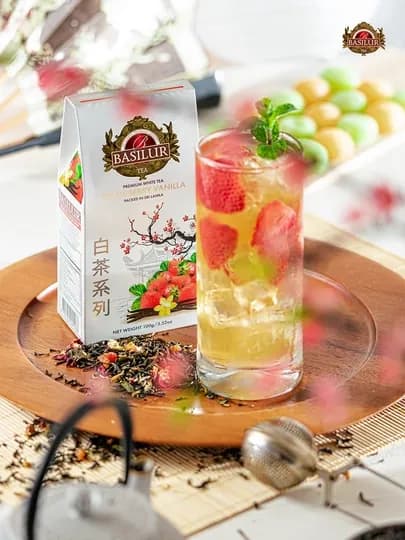 Белый чай, Strawberry Vanilla - 100 g — BASILUR-STRAWBERRYVANIL