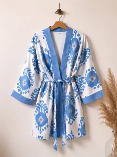 Женский кардиган-пончо oversize, 48–56, икат, с поясом, кимоно — NODIRA9-ABAYA001-ЛАЗУР-Ovesize