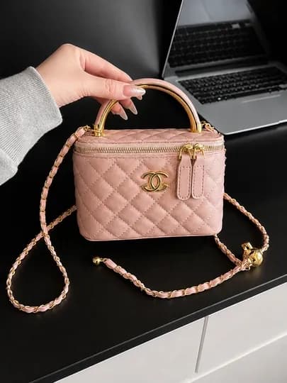 Сумка женская мини через плечо, кросс-боди на цепочке, в стиле Chanel — SHRSTOR-SUMKACHAN1-РОЗОВ