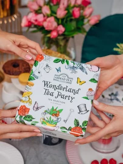 Чай Ahmad Tea Wonderland Tea Party Caddy 12×4×8, пакетированный чай, ж/б банка — ЧАЙНЫЙ-ATWTP48